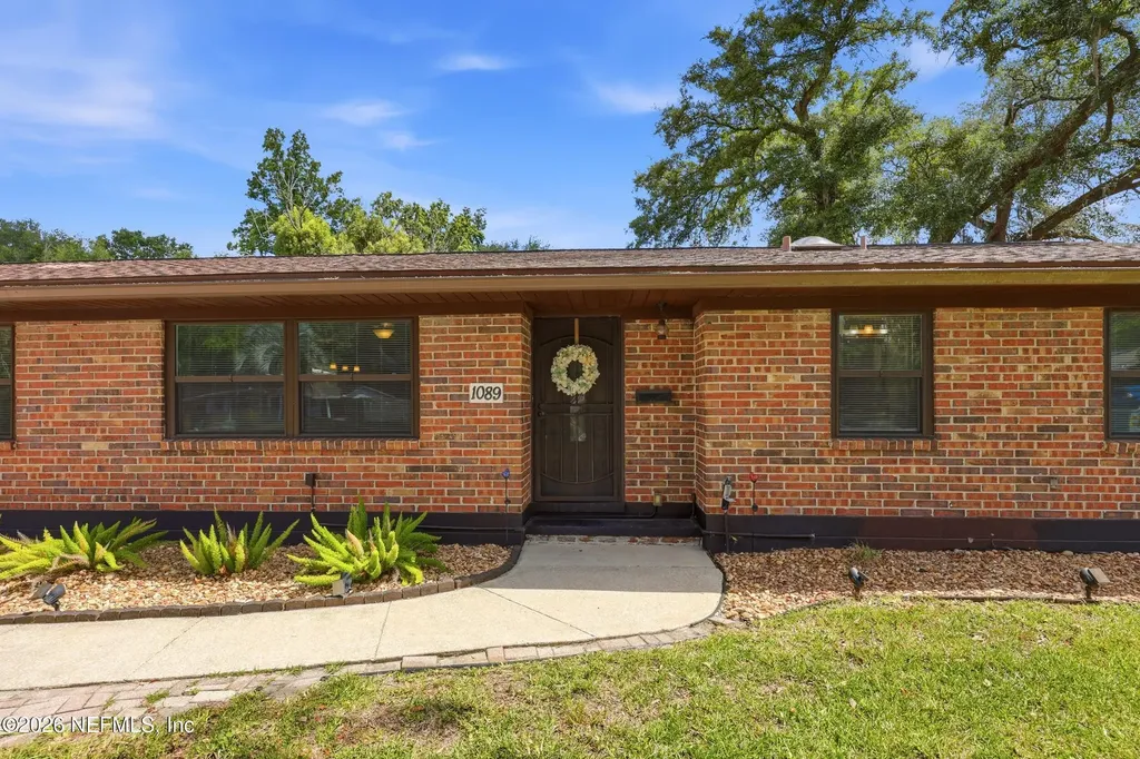 1089 Grove Cove Jacksonville FL 32221
