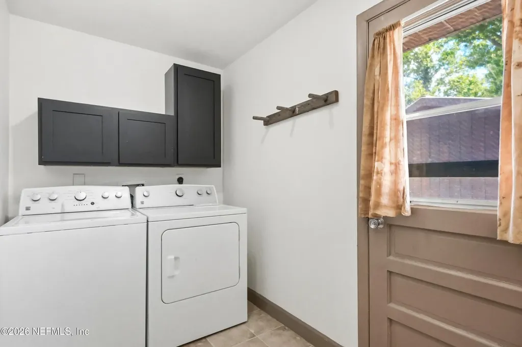 1089 Grove Cove Jacksonville FL 32221