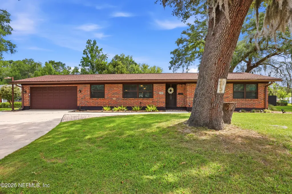 1089 Grove Cove Jacksonville FL 32221