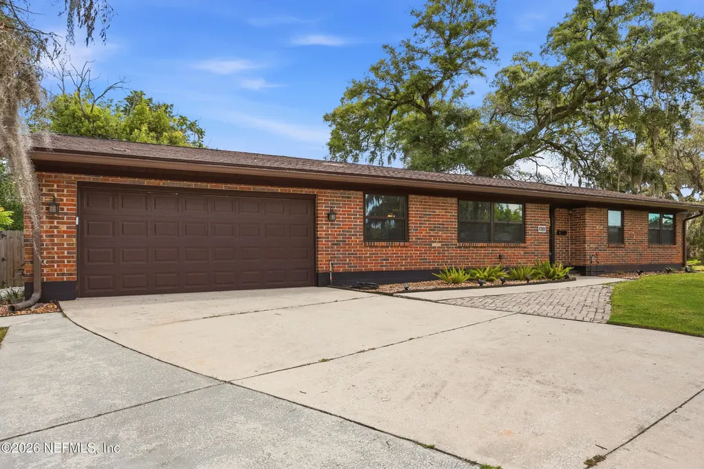 1089 Grove Cove Jacksonville FL 32221