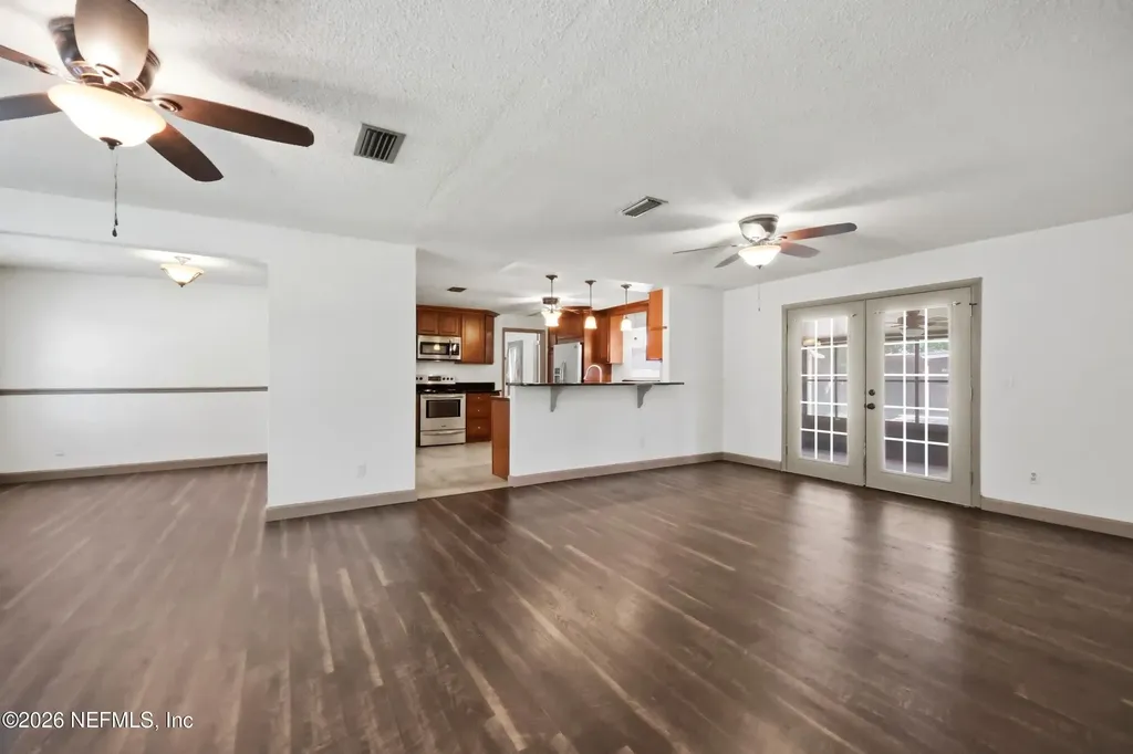 1089 Grove Cove Jacksonville FL 32221