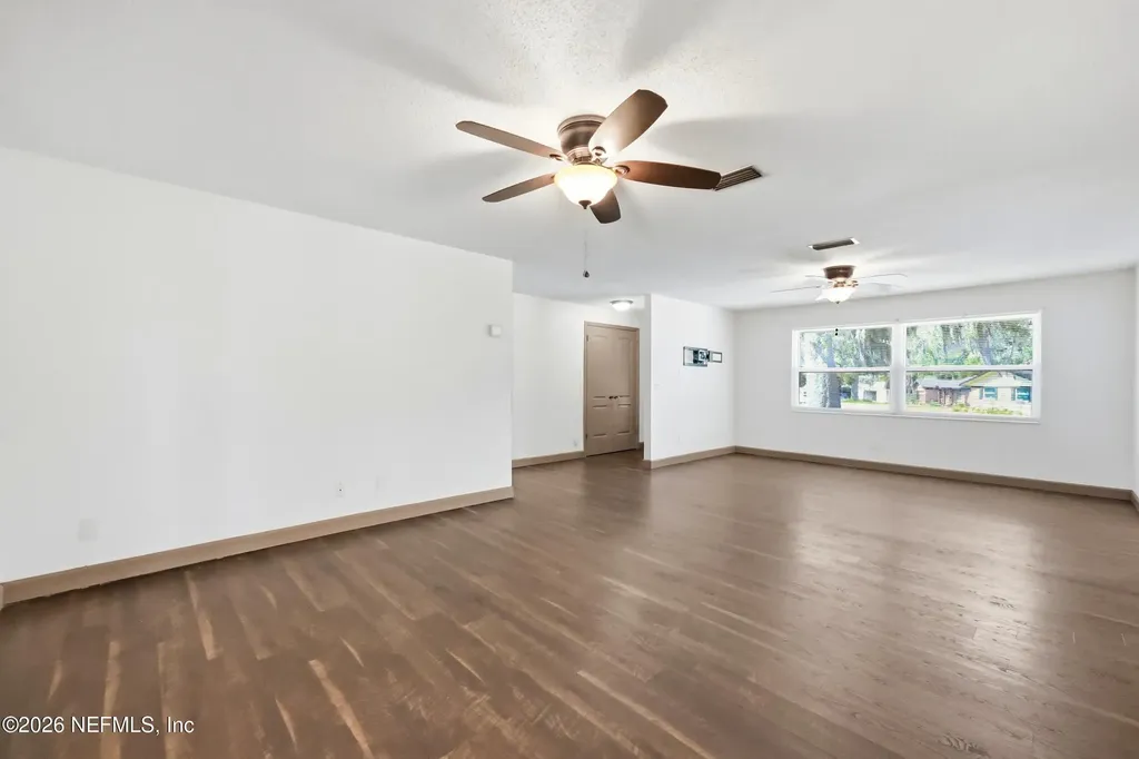1089 Grove Cove Jacksonville FL 32221