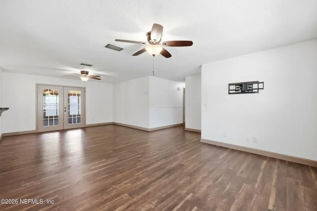1089 Grove Cove Jacksonville FL 32221
