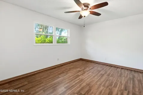 1089 Grove Cove Jacksonville FL 32221