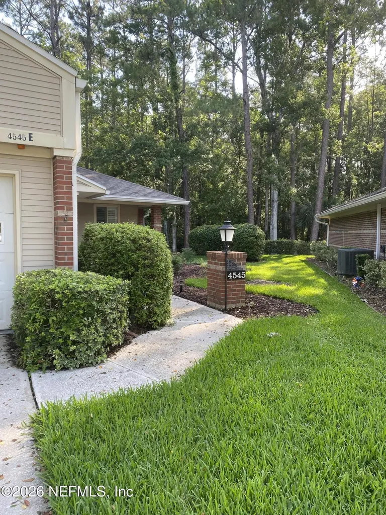 4545 Middleton Park Circle E Jacksonville FL 32224