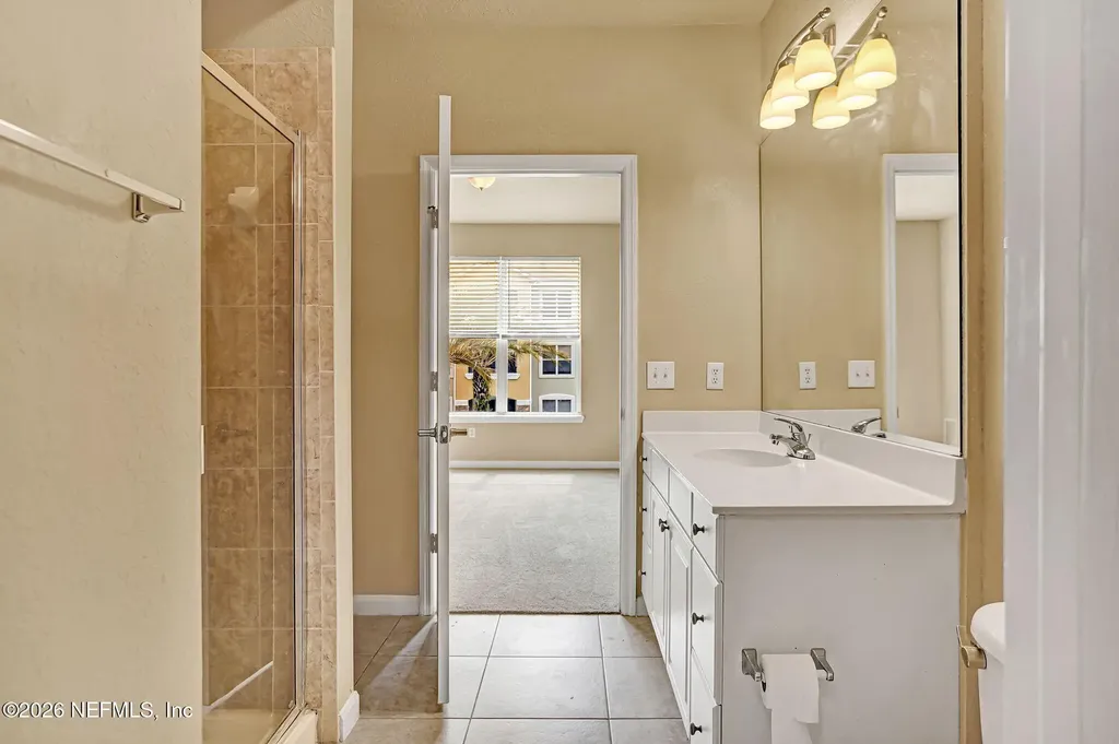 8539 Gate Parkway W Jacksonville FL 32216