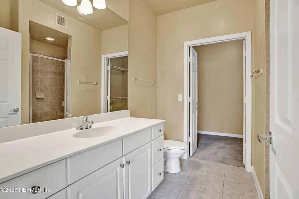 8539 Gate Parkway W Jacksonville FL 32216
