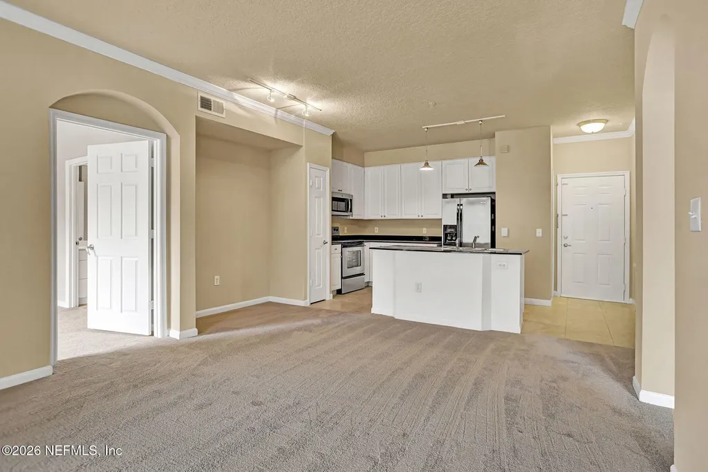 8539 Gate Parkway W Jacksonville FL 32216