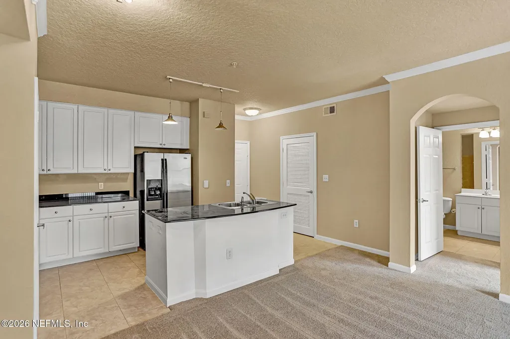 8539 Gate Parkway W Jacksonville FL 32216