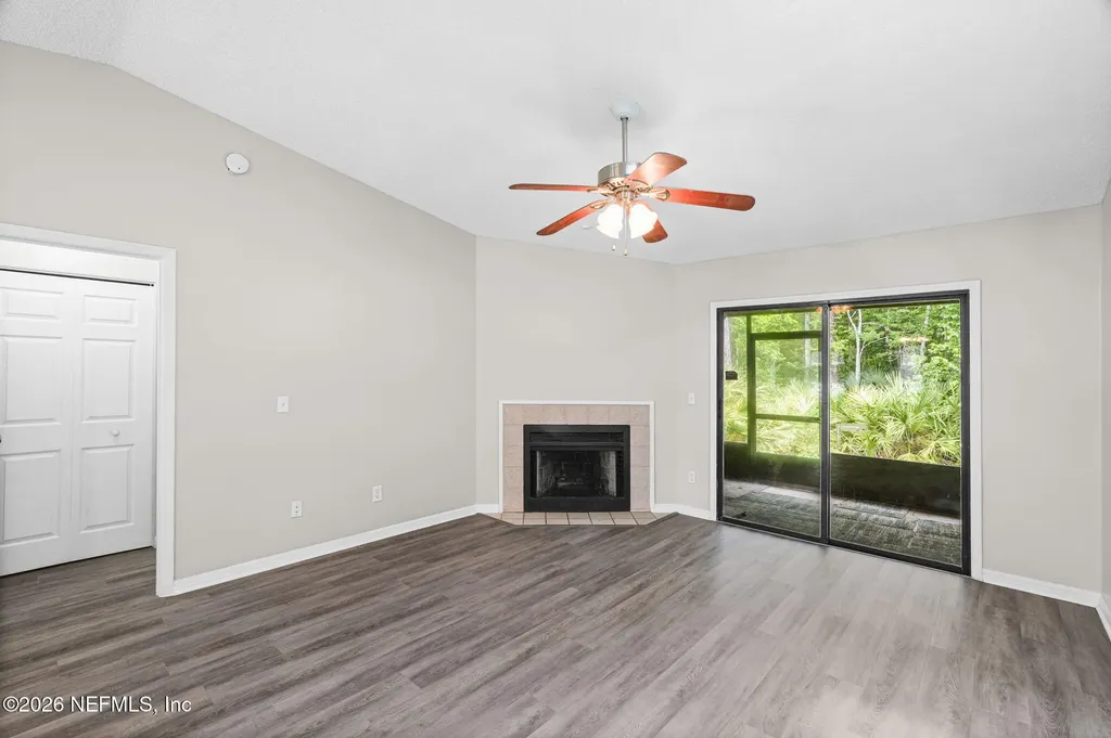 7620 Baymeadows Jacksonville FL 32256