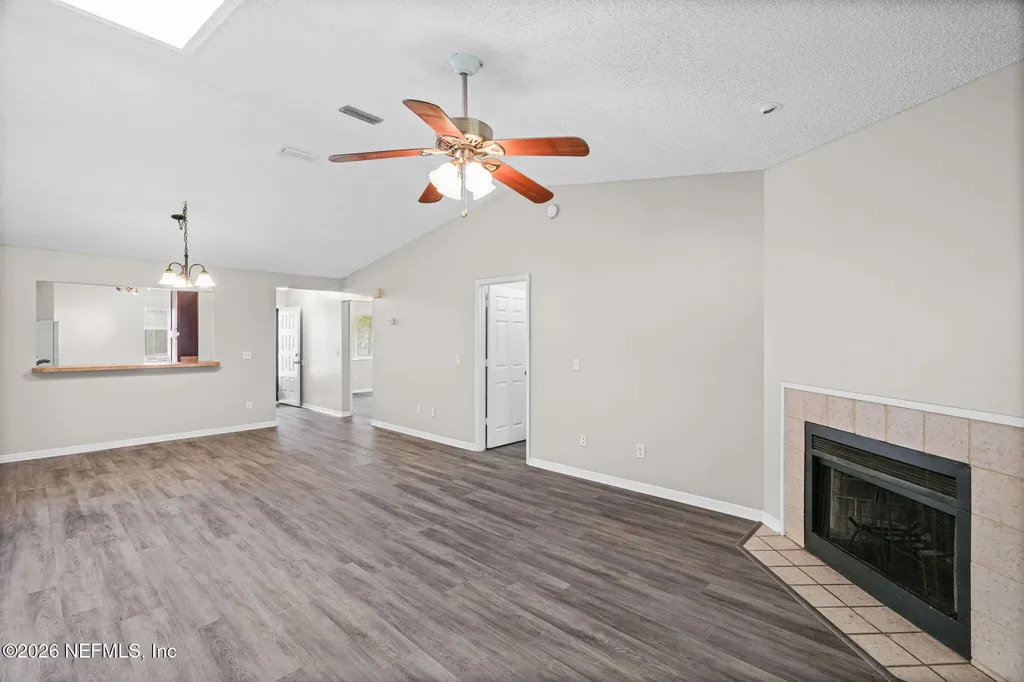 7620 Baymeadows Jacksonville FL 32256