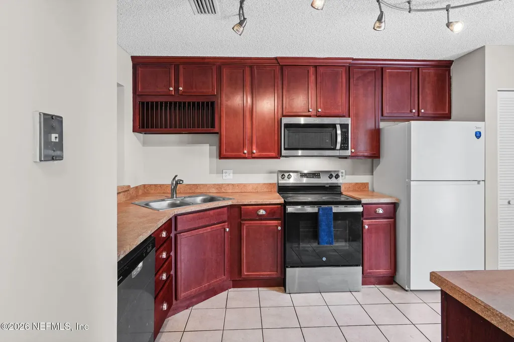 7620 Baymeadows Jacksonville FL 32256