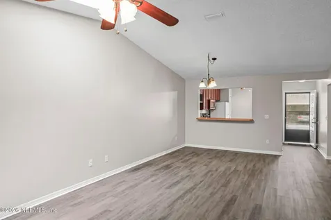 7620 Baymeadows Jacksonville FL 32256