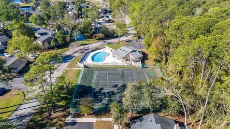 7620 Baymeadows Jacksonville FL 32256