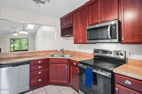 7620 Baymeadows Jacksonville FL 32256