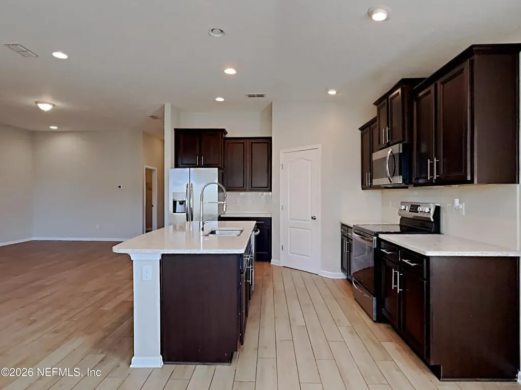 15662 Chir Pine Drive Jacksonville FL 32218