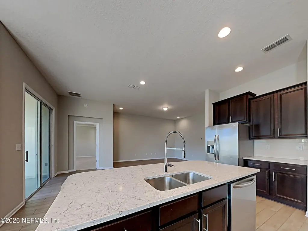 15662 Chir Pine Drive Jacksonville FL 32218