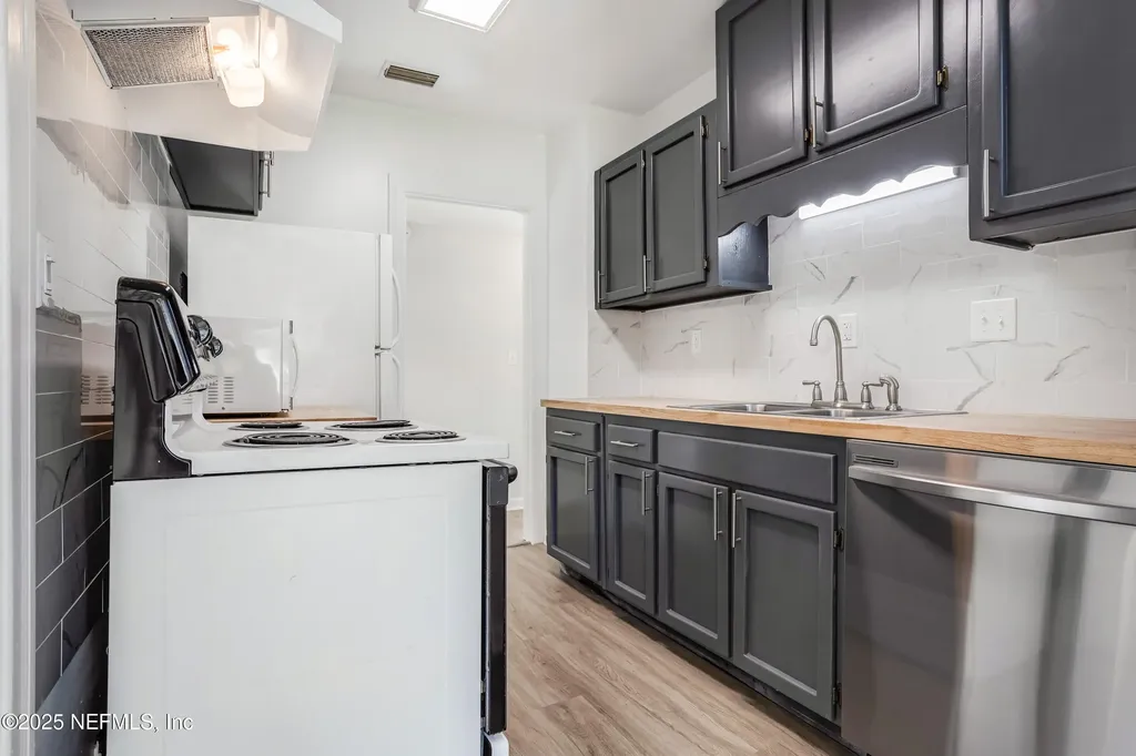 3339 Sylvia Street Jacksonville FL 32207