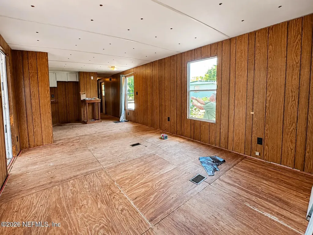 602 Junior Lake Drive Interlachen FL 32148