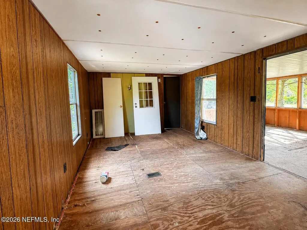 602 Junior Lake Drive Interlachen FL 32148
