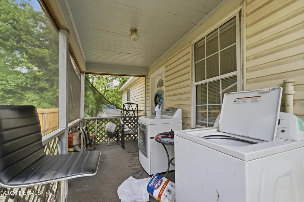 4815 Louisa Terrace Jacksonville FL 32205