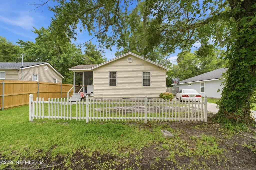 4815 Louisa Terrace Jacksonville FL 32205