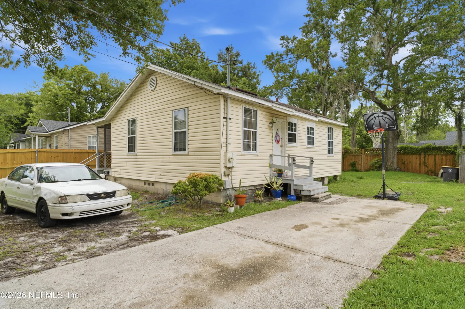 4815 Louisa Terrace Jacksonville FL 32205