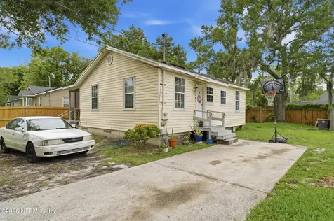 4815 Louisa Terrace Jacksonville FL 32205