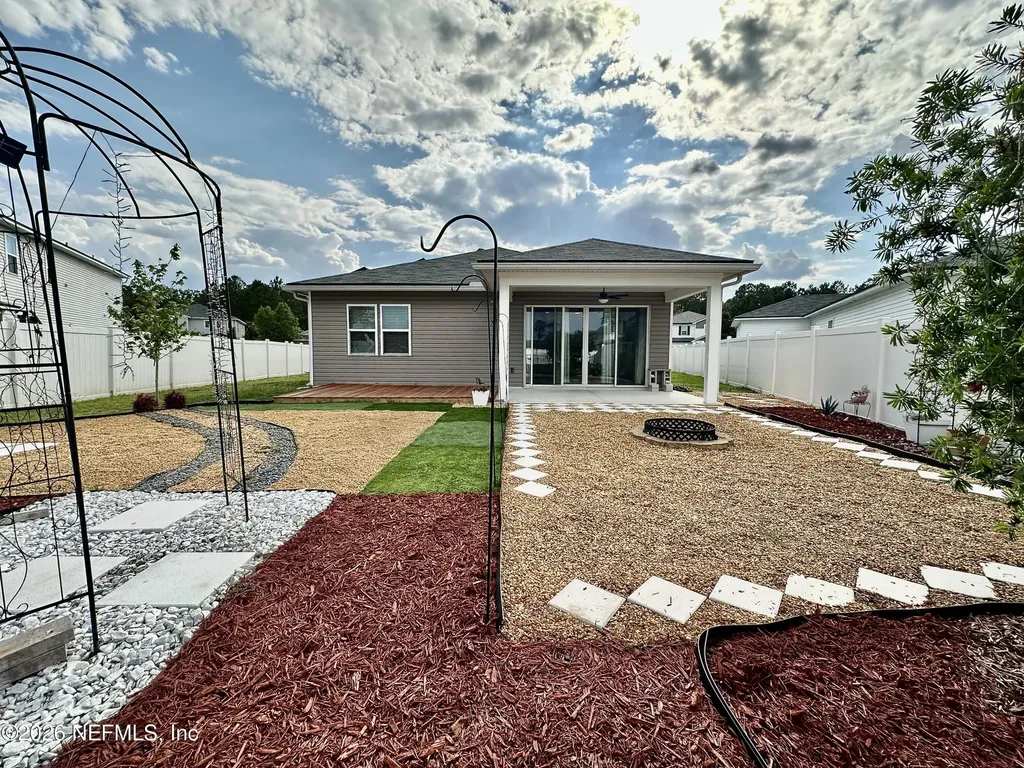 1443 Tropical Pine Cove Middleburg FL 32068