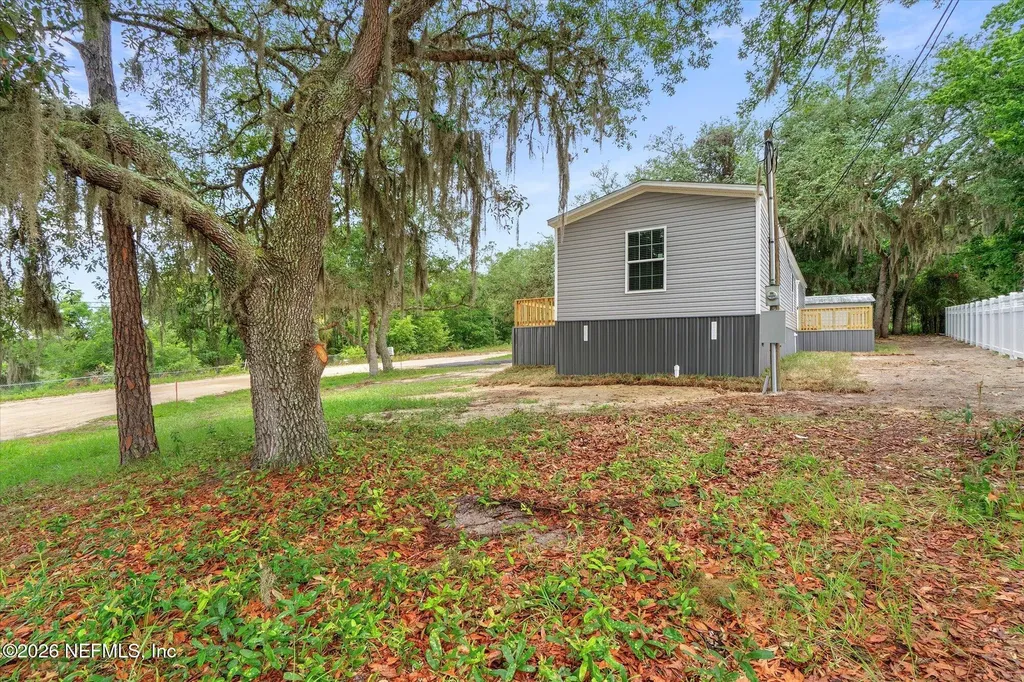 127 Riverside Trail Satsuma FL 32189