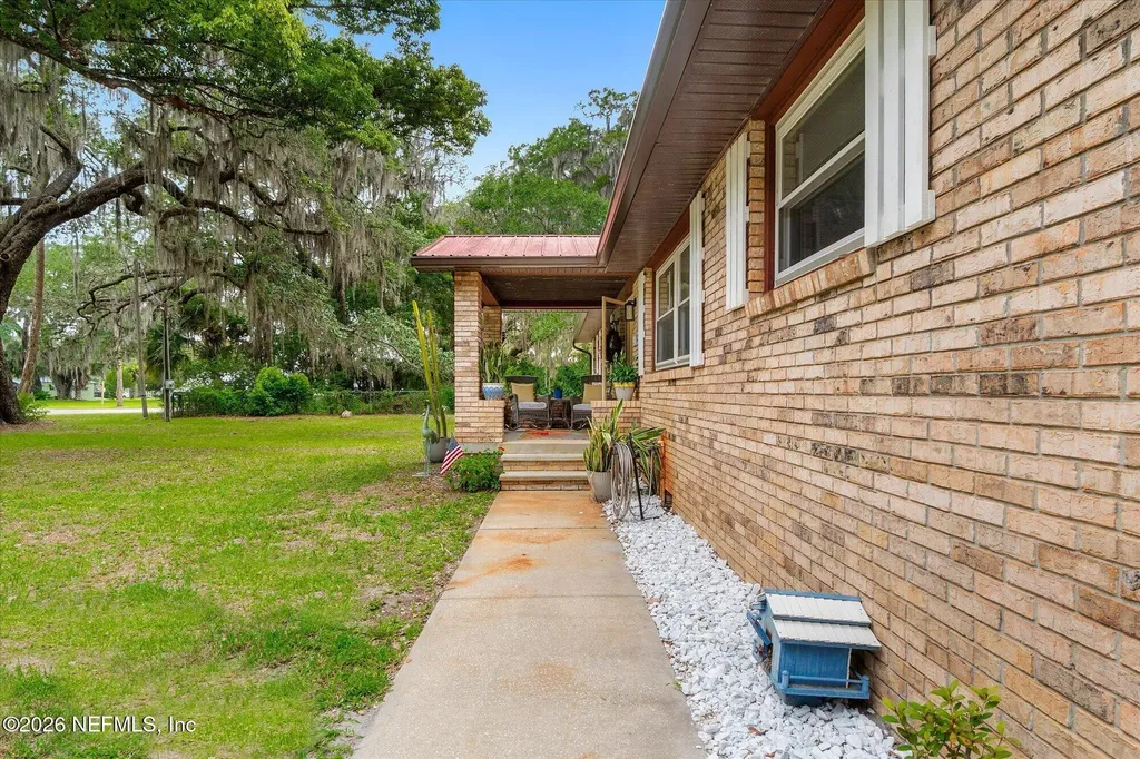 500 Walnut Street Welaka FL 32193