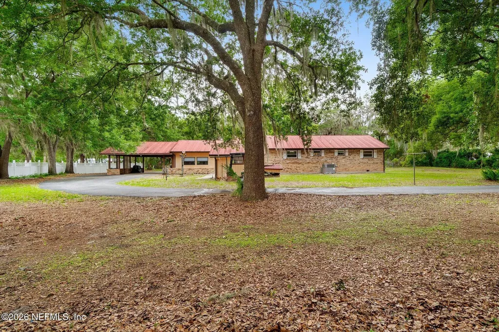 500 Walnut Street Welaka FL 32193
