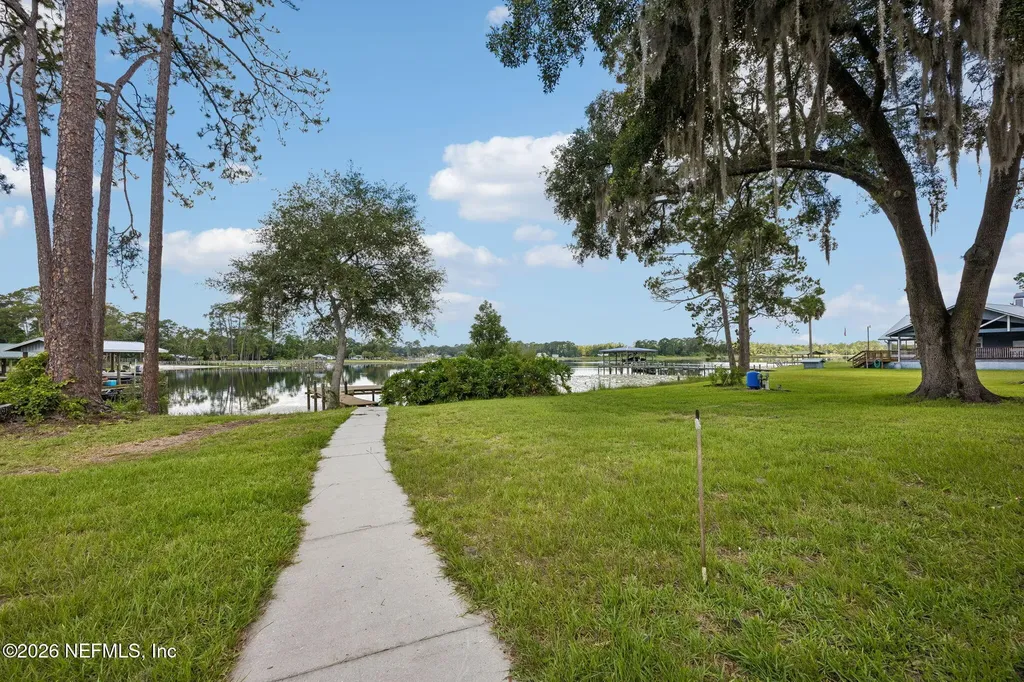105 Sunny Lane Pomona Park FL 32181