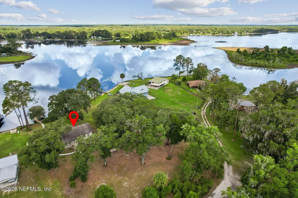 105 Sunny Lane Pomona Park FL 32181