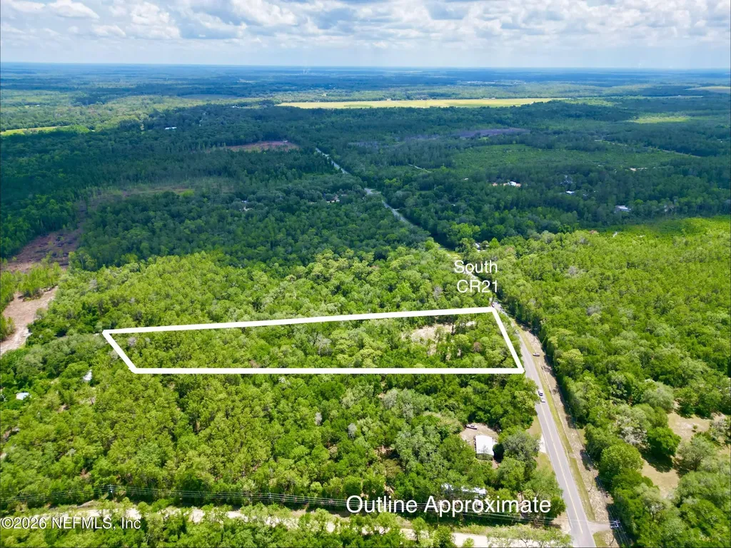 952 S Co Road 21 Hawthorne FL 32640