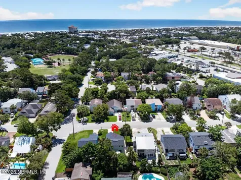 186 Pine Street Atlantic Beach FL 32233