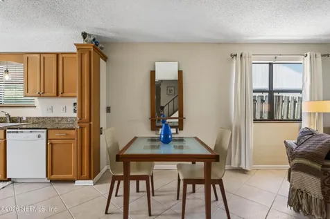 186 Pine Street Atlantic Beach FL 32233