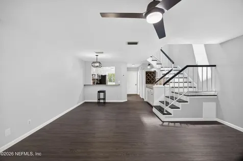 7701 Baymeadows Circle W Jacksonville FL 32256