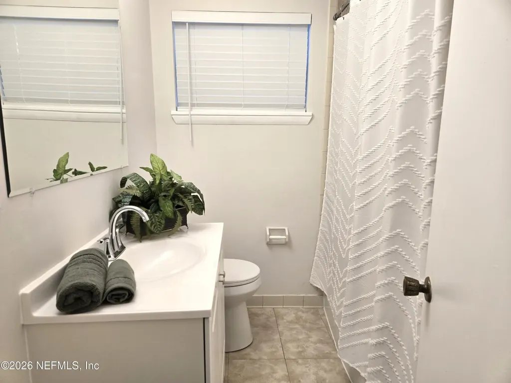 2918 Red Oak Drive Jacksonville FL 32277