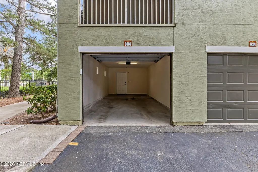 10075 Gate Parkway N Jacksonville FL 32246