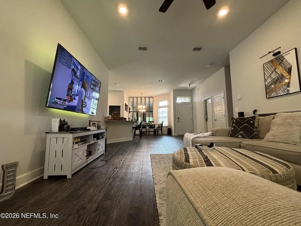 8112 Helmsley Boulevard Jacksonville FL 32219