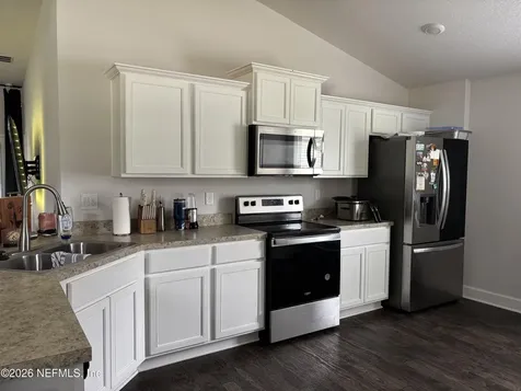 8112 Helmsley Boulevard Jacksonville FL 32219