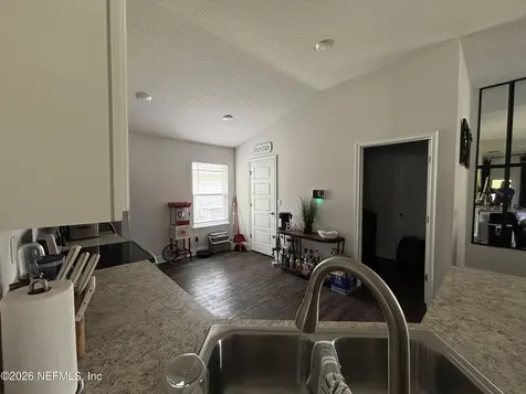8112 Helmsley Boulevard Jacksonville FL 32219