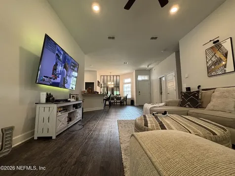 8112 Helmsley Boulevard Jacksonville FL 32219