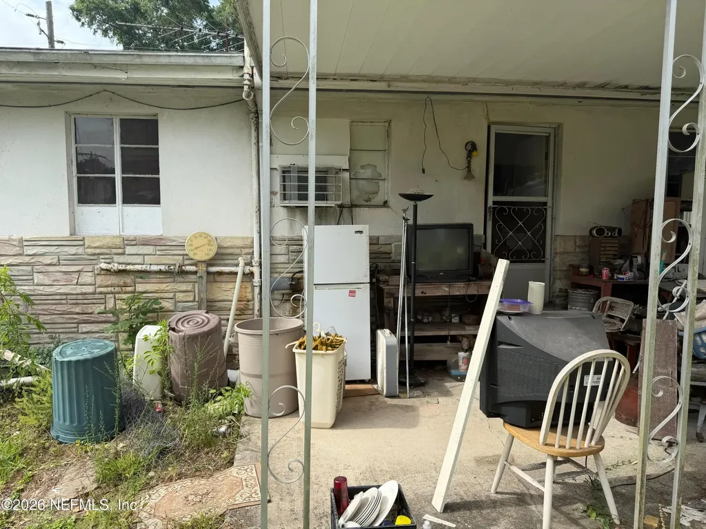 5303 Sunderland Jacksonville FL 32210