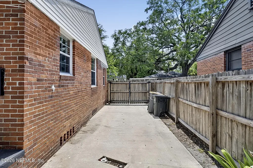 1037 S Fairwood Lane Jacksonville FL 32205