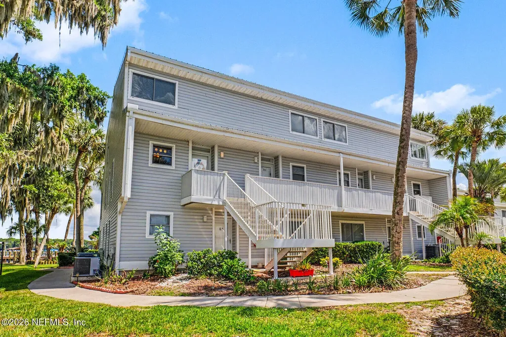 222 River Bend Place Welaka FL 32193