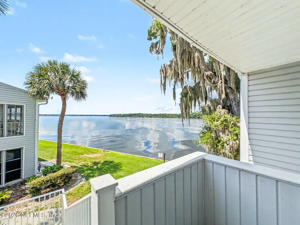 222 River Bend Place Welaka FL 32193