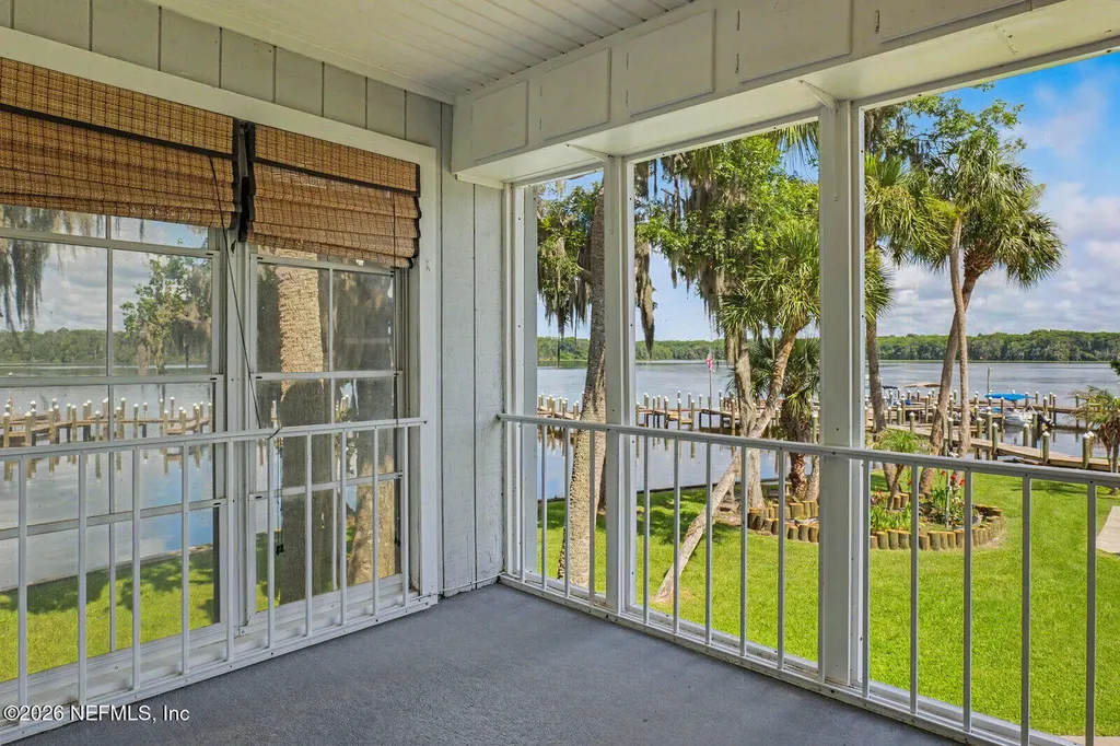 222 River Bend Place Welaka FL 32193
