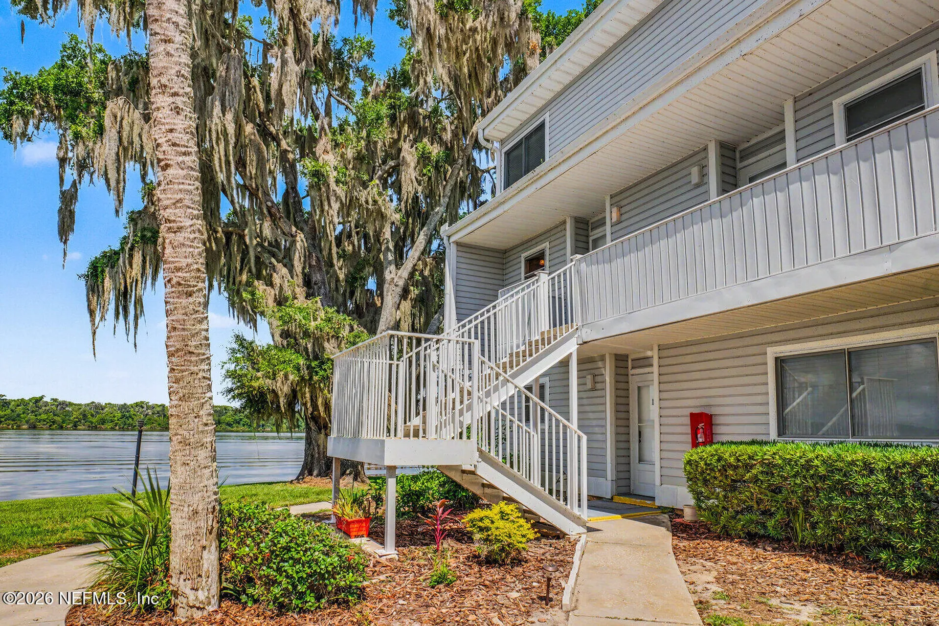 222 River Bend Place Welaka FL 32193